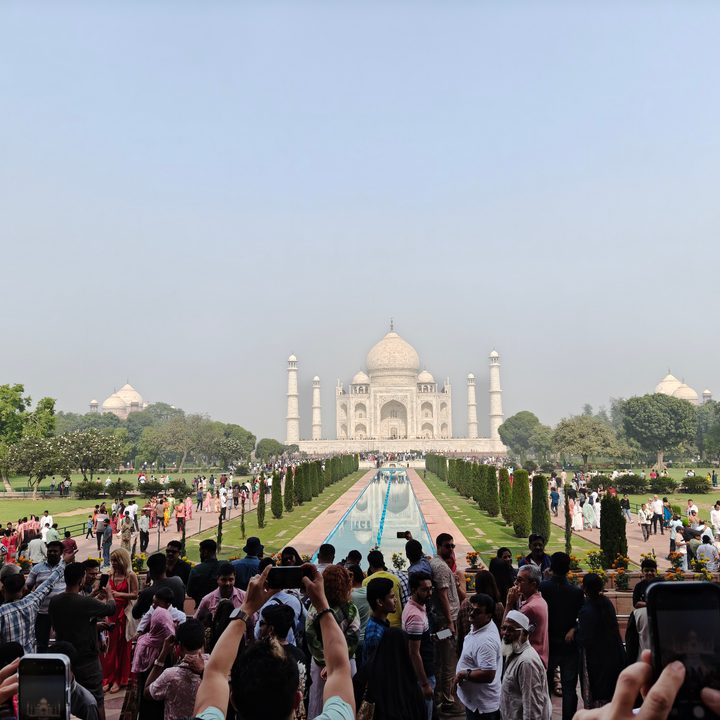 A photo of the Taj Mahal, taken with the Oppo Find X8.