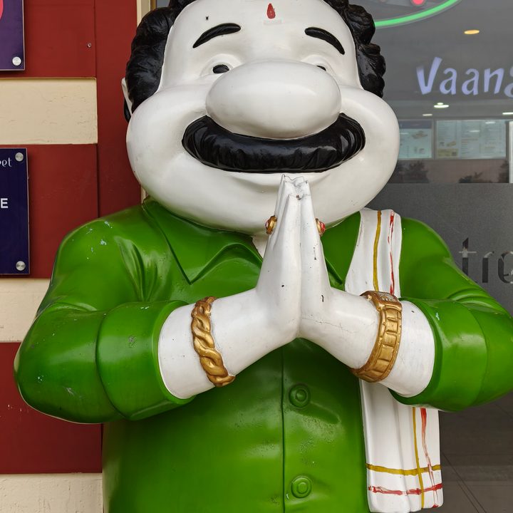 A photo of a statue in India, taken with the Oppo Find X8.