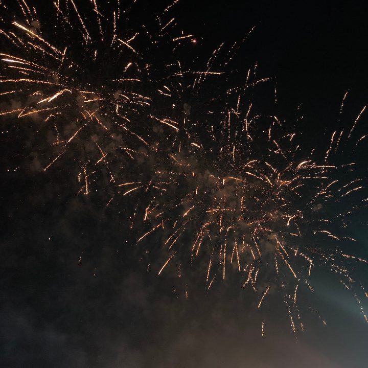 Fireworks photo captured on the Oppo Find X8 Pro