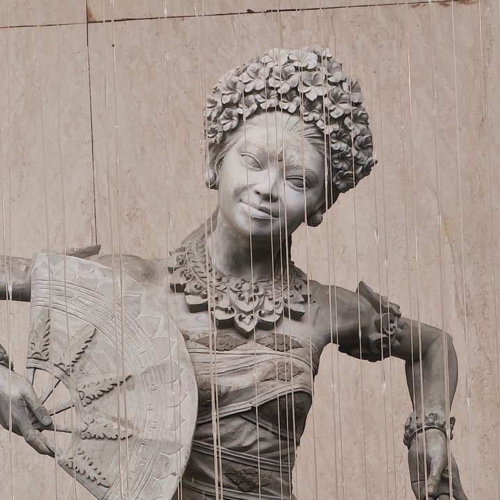 13.3x photo of a statue captured on the Oppo Find X8 Pro