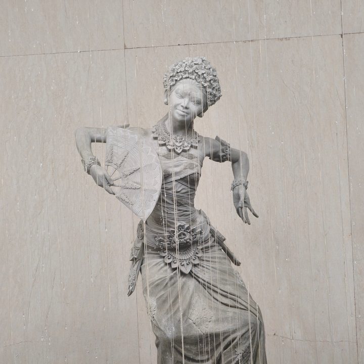 6x photo of a statue captured on the Oppo Find X8 Pro