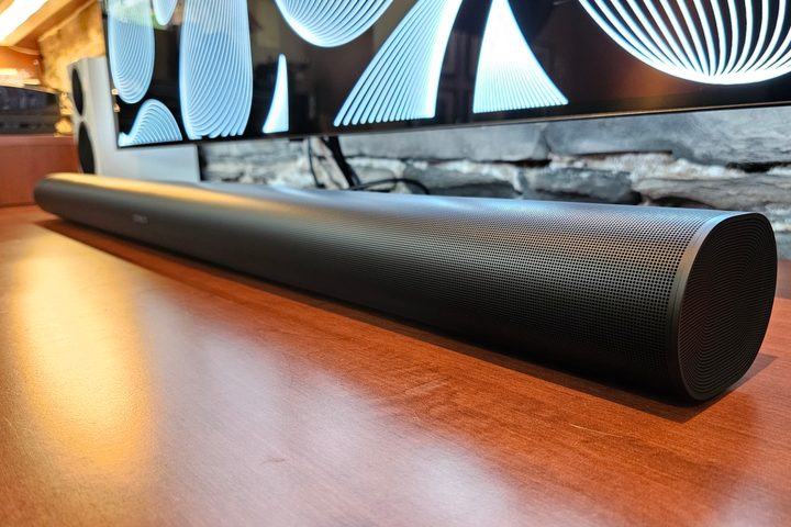 Sonos Arc Ultra, right angle.