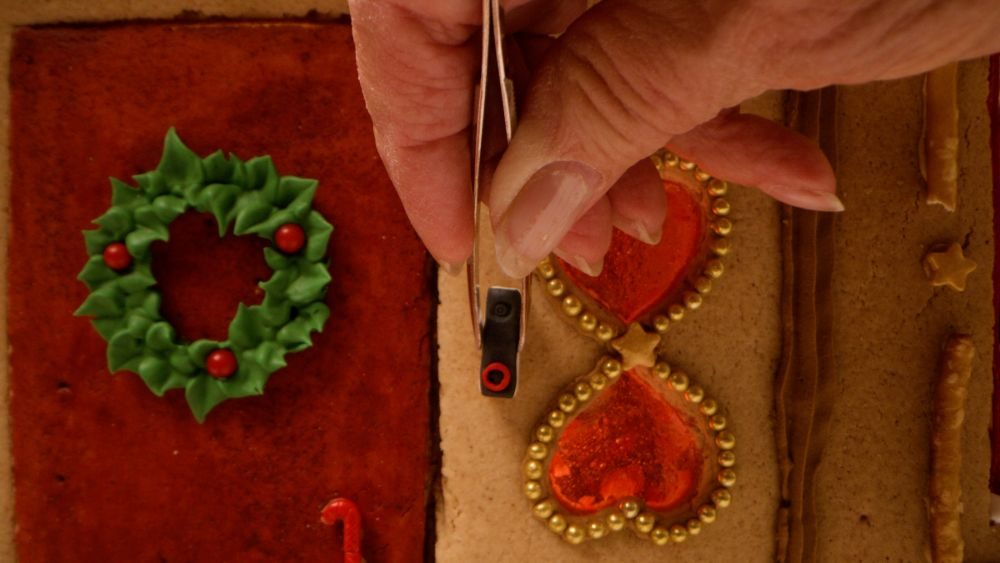 viviel クリスマスベル11点 Bring holiday cheer to your front door with Vivint's seasonal