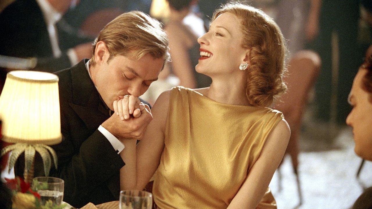 Jude Law and Cate Blanchett in The Aviator