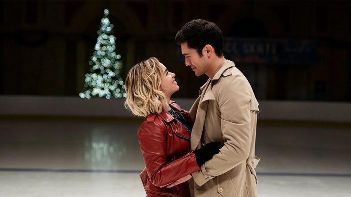 Emilia Clarke and Henry Golding in Last Christmas.