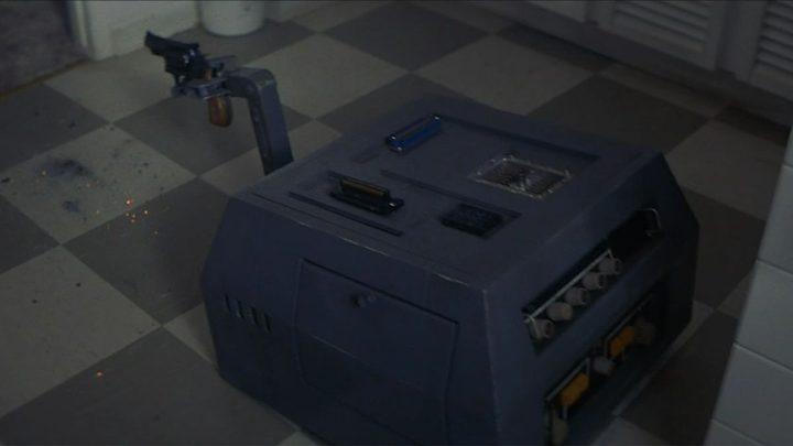 A robot with a gun in Runaway.