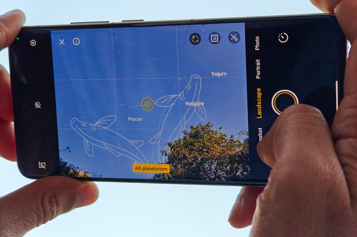 Vivo X200 Pro landscape mode AR planatarium.