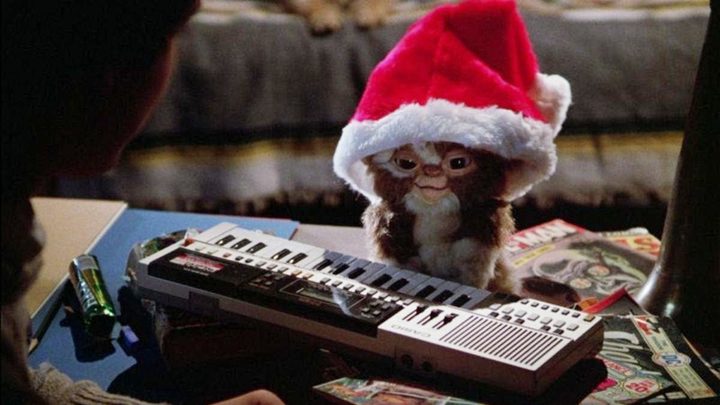 Gizmo plays a keyboard in Gremlins.