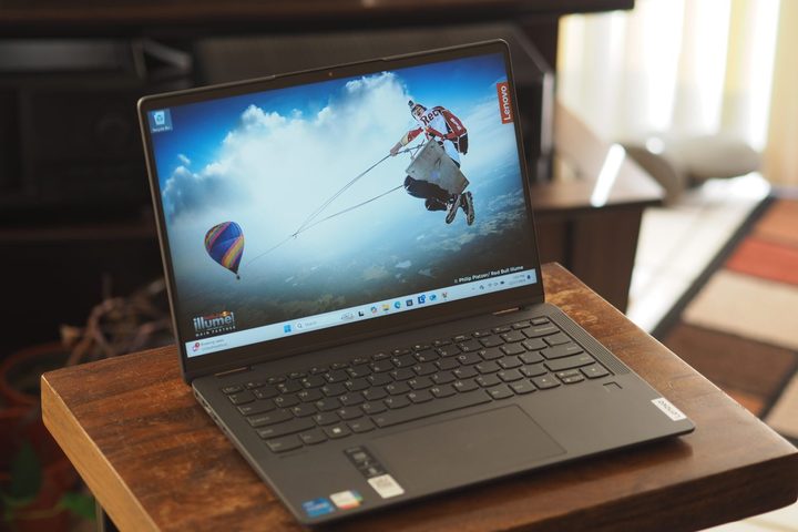 Lenovo IdeaPad Flex 5i front angled view showing display and keyboard.