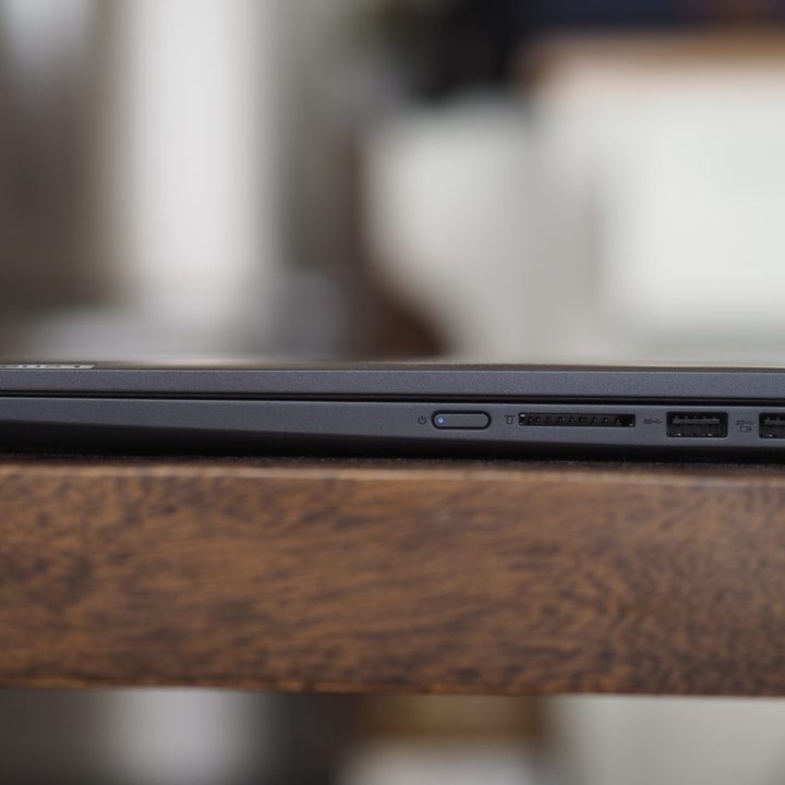 Lenovo IdeaPad Flex 5i right side view showing ports.