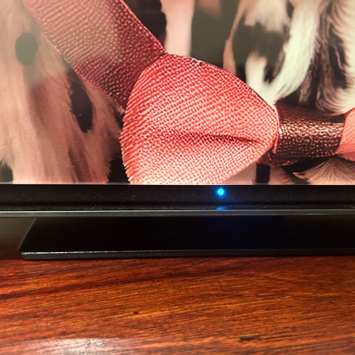 Samsung Music Frame LED close-up.