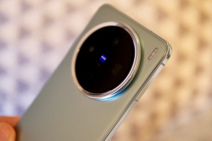 The Vivo X200's camera module.