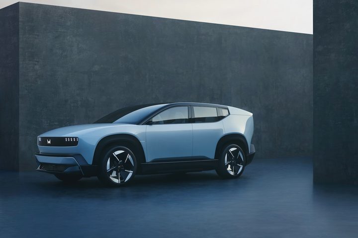Honda 0 SUV prototype front quarter view.