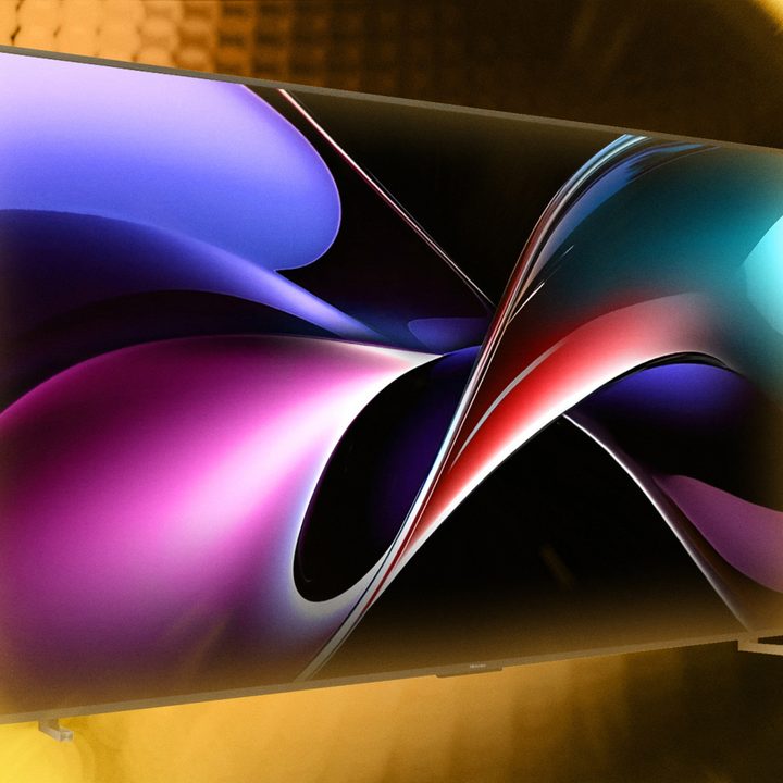 HISENSE 116UX TriChroma
LED TV