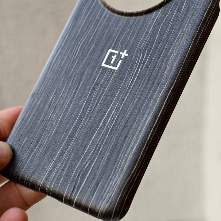 these accessories leveled up my oneplus 13 experience wood grain magnetic case