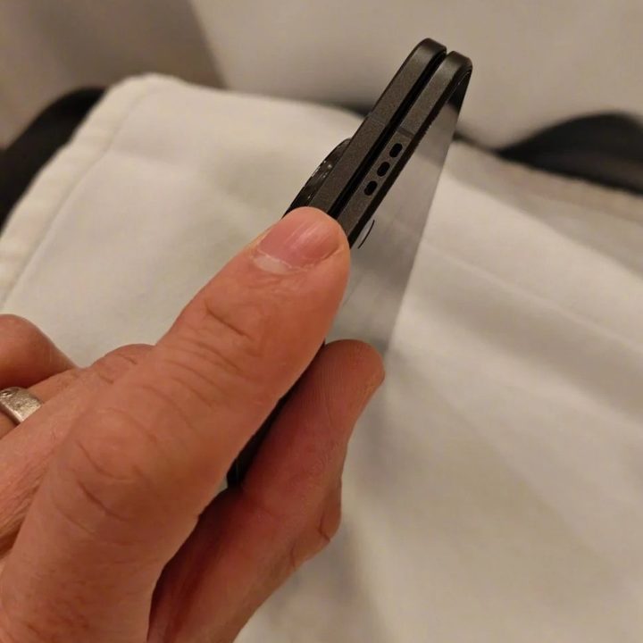 Oppo Find N5 leaked images.
