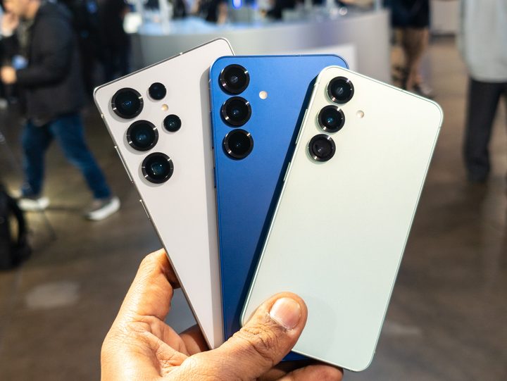 The Samsung Galaxy S25 series in one person's hand.