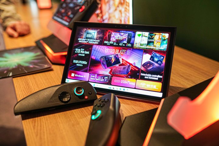 The Acer Nitro Blaze 11 handheld with the controllers deteched.