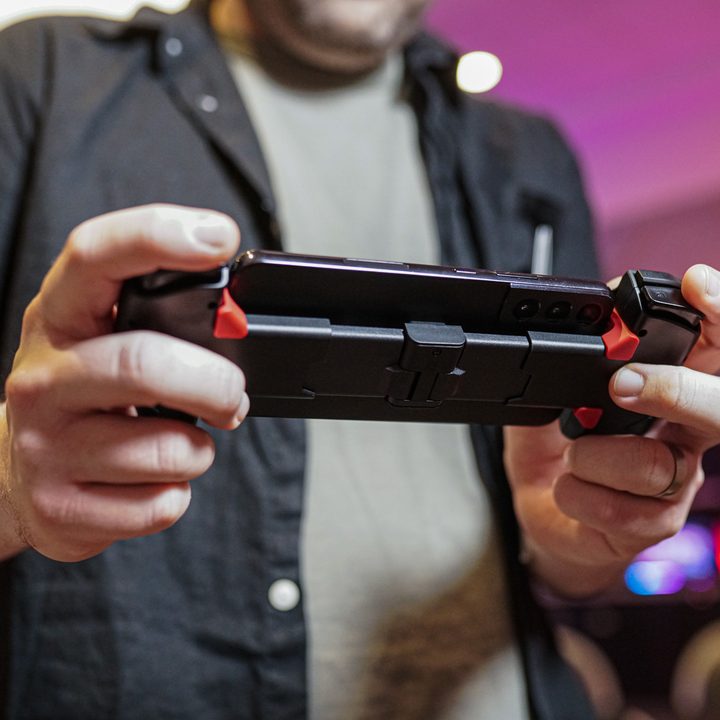 The Acer Nitro Mobile Gaming Controller.