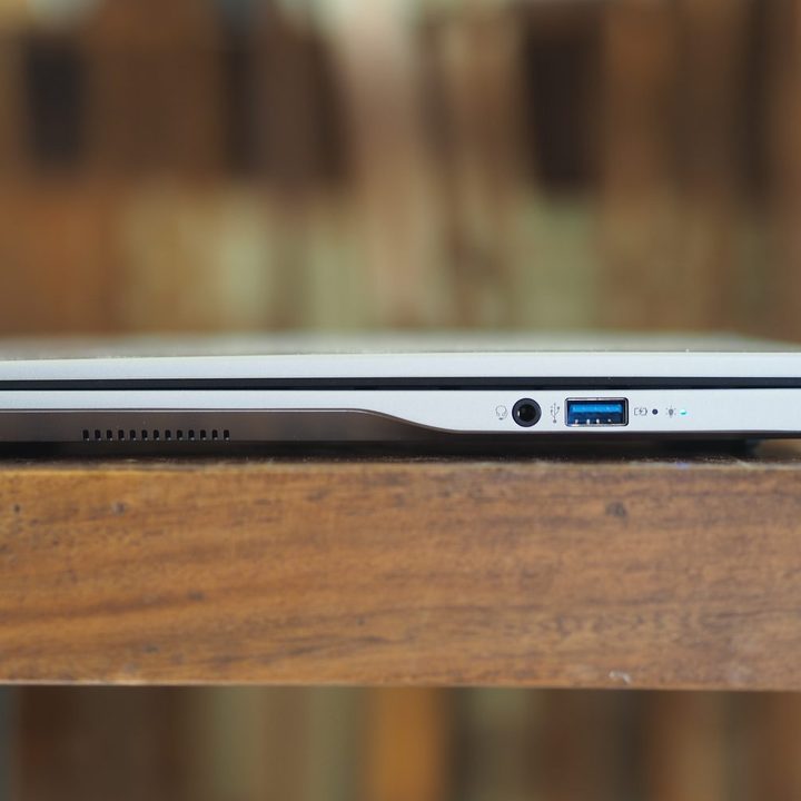 Acer Swift 14 AI AMD right side view showing ports.