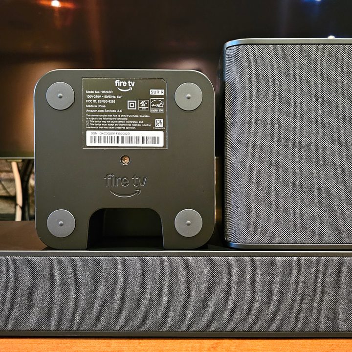 Amazon Fire TV Soundbar Plus: surround speakers.