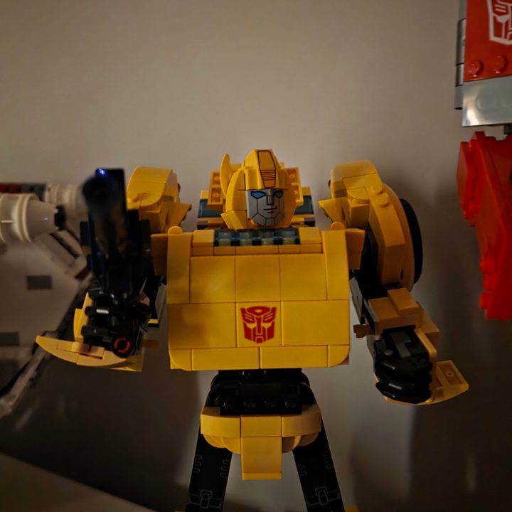 A photo taken with the Samsung Galaxy S25 Ultra's camera in low light.