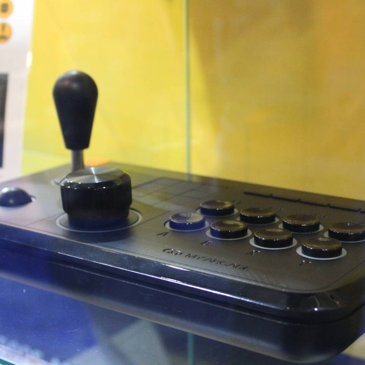 atari gamestation go hands on controller 2
