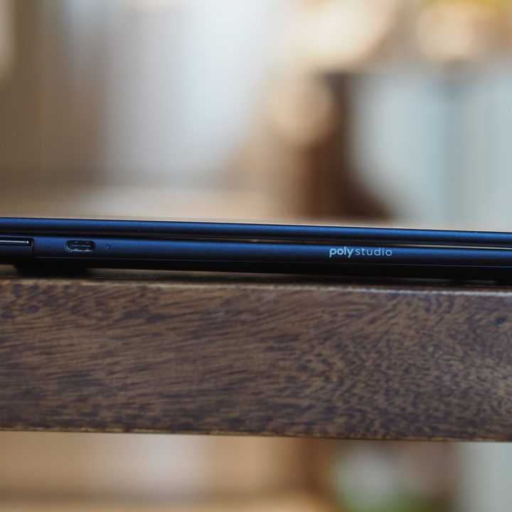 HP EliteBook Ultra G1i left side view showing ports.