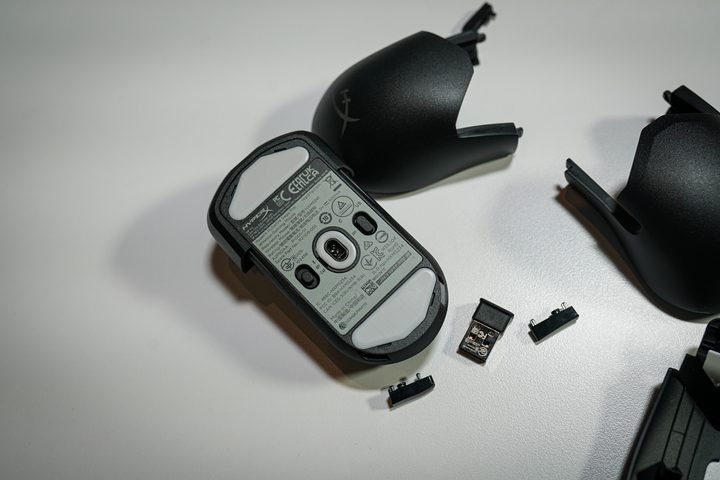 The bottom of the HyperX Saga Pro.