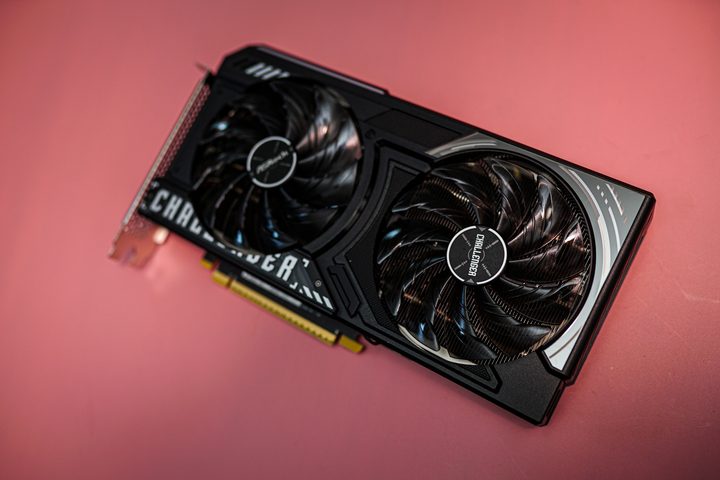 Fans on the Intel Arc B570.