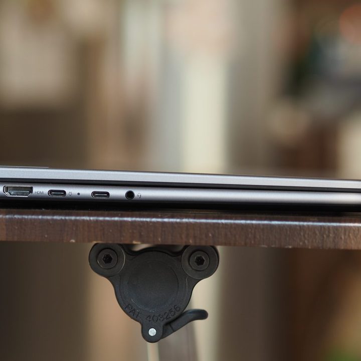 Lenovo Yoga 7 2-in-1 16 left side view showing ports.