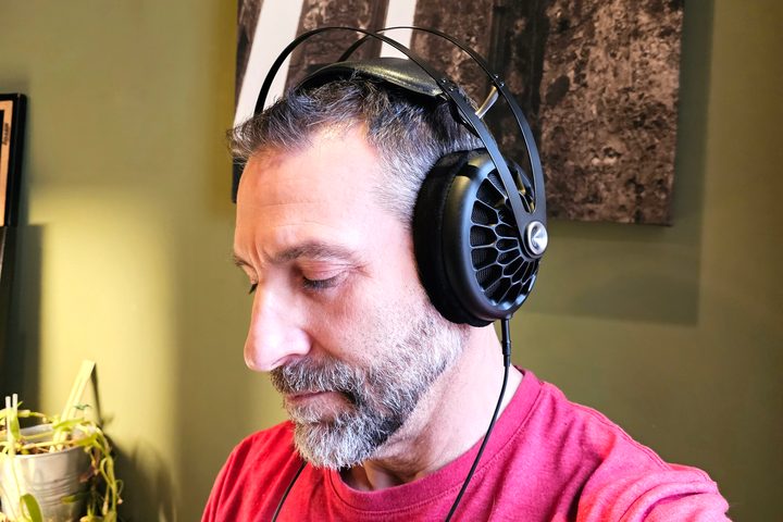 Simon Cohen wearing the Meze Audio 105 AER.