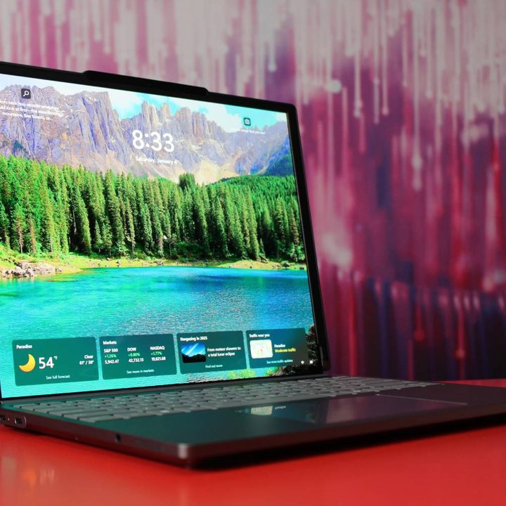 lenovo rollable laptop way more fun 06