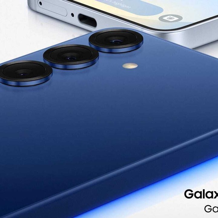 Leaked image of Samsung Galaxy S25 in dark blue showing camera rings.