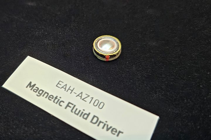 Technics EAH-AZ100 magnetic fluid driver.