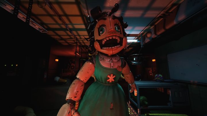 An animatronic attacking in Secret of the Mimic.