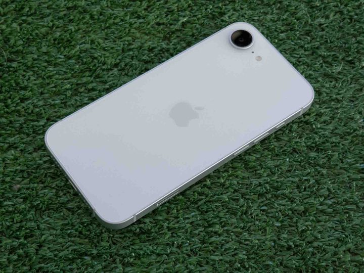 The camera on the iPhone 16e