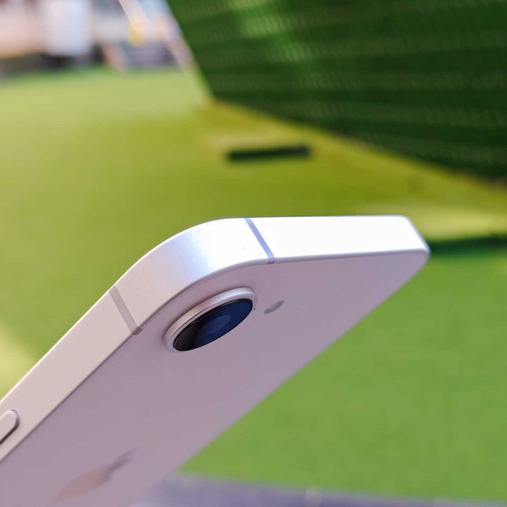 The top edge on the iPhone 16e