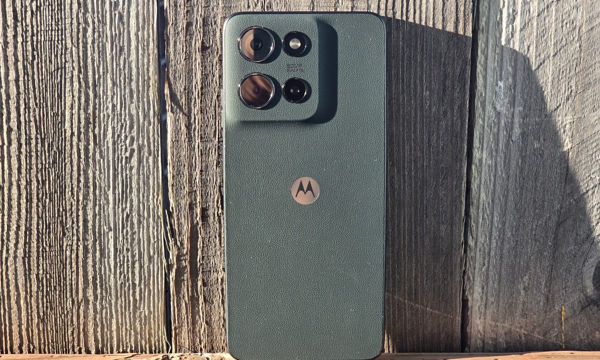 Motorola G 2025 outside