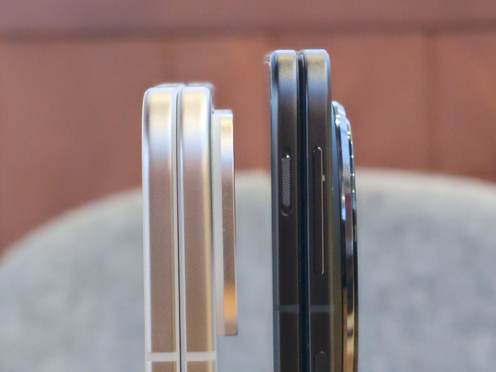 Thickness of the Oppo Find N5 vs the Google Pixel 9 Pro