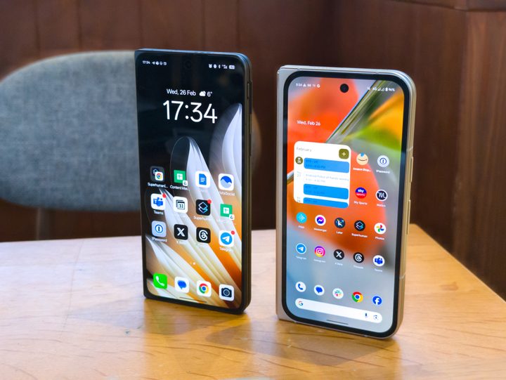 Front displays on the Oppo Find N5 and Google Pixel 9 Pro