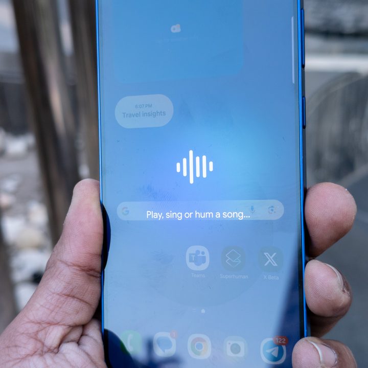 Audio searching in Circle to Search in action on the Samsung Galaxy S25 Plus