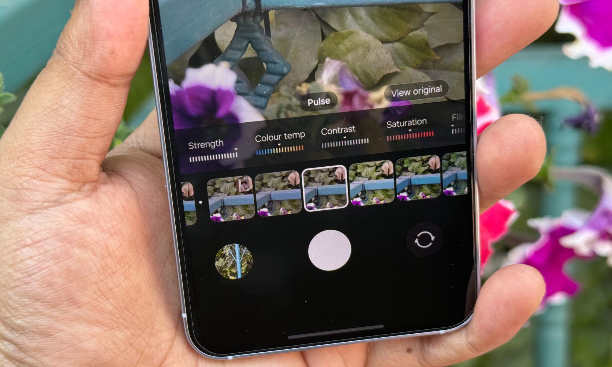 AI Filters on the Samsung Galaxy S25.