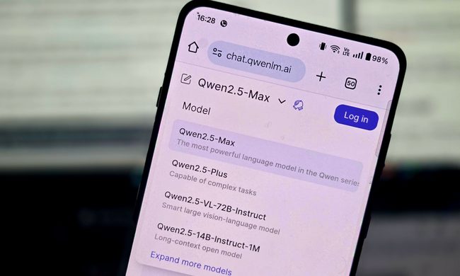 Alibaba's Qwen AI model running on an Android phone.