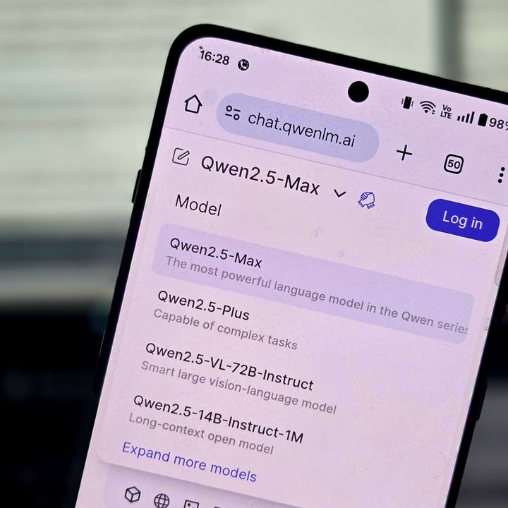 Alibaba's Qwen AI model running on an Android phone.