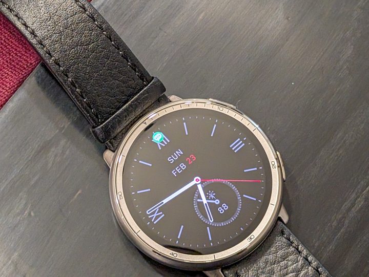 The 2,000-nit display on the Amazfit Active 2