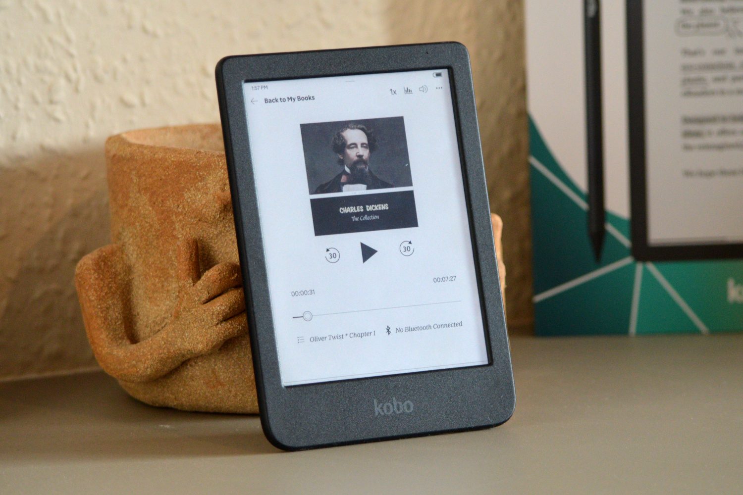 Listing to an audiobook on the Kobo Clara Colour.