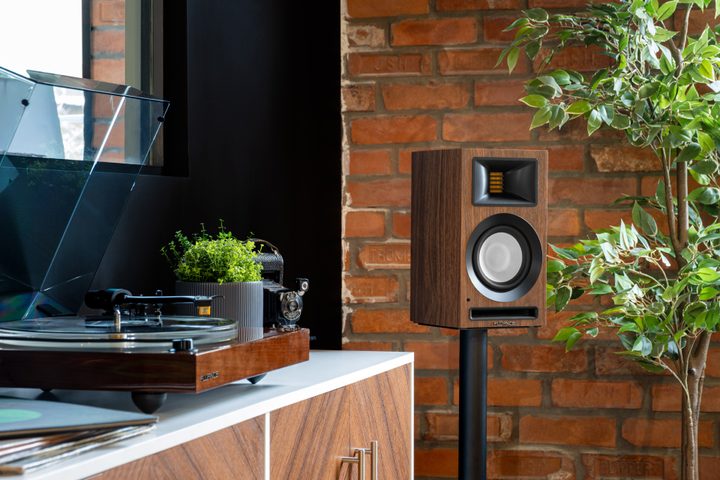 The Fluance Ri71 bookshelf Reference Stereo Powered speakers in walnut.
