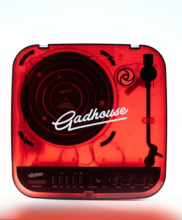 Gadhouse Cosmo Solar turntable in Venus Red.