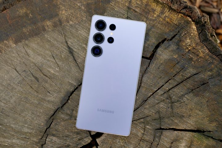 The back of the Samsung Galaxy S25 Ultra.